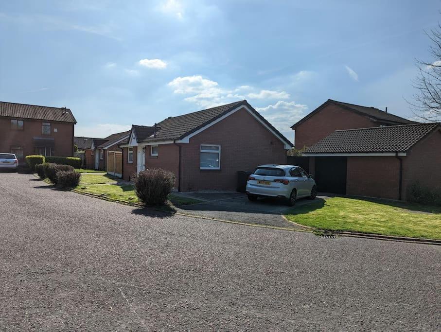 The Kilsyth,Detached Bungalow Warrington Dış mekan fotoğraf