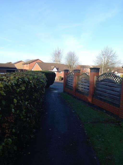 The Kilsyth,Detached Bungalow Warrington Dış mekan fotoğraf