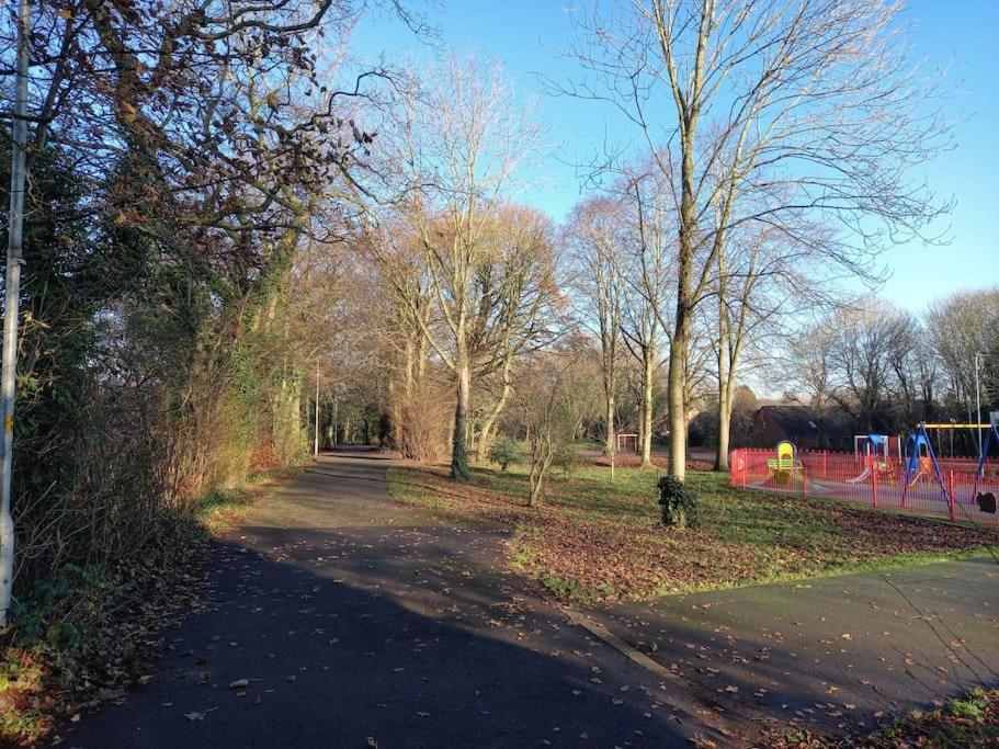 The Kilsyth,Detached Bungalow Warrington Dış mekan fotoğraf
