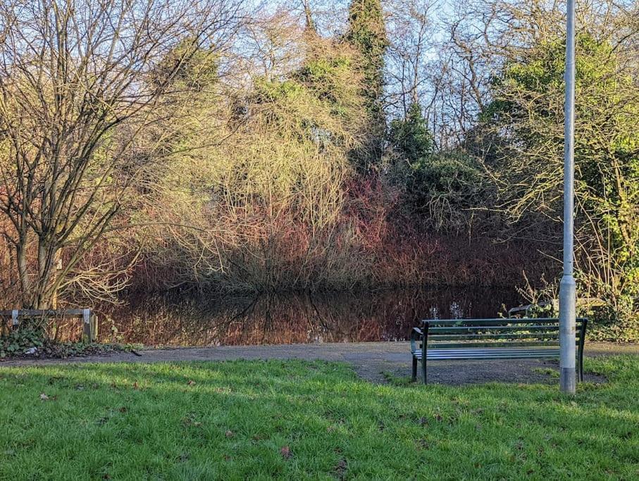 The Kilsyth,Detached Bungalow Warrington Dış mekan fotoğraf